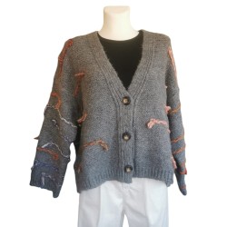 Sweater with decorative thread - gray